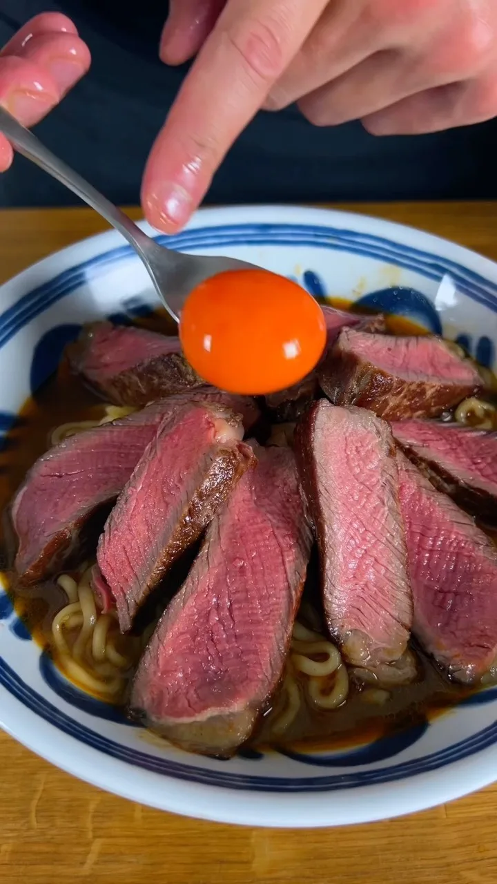 instant-ramen-with-steak-and-egg