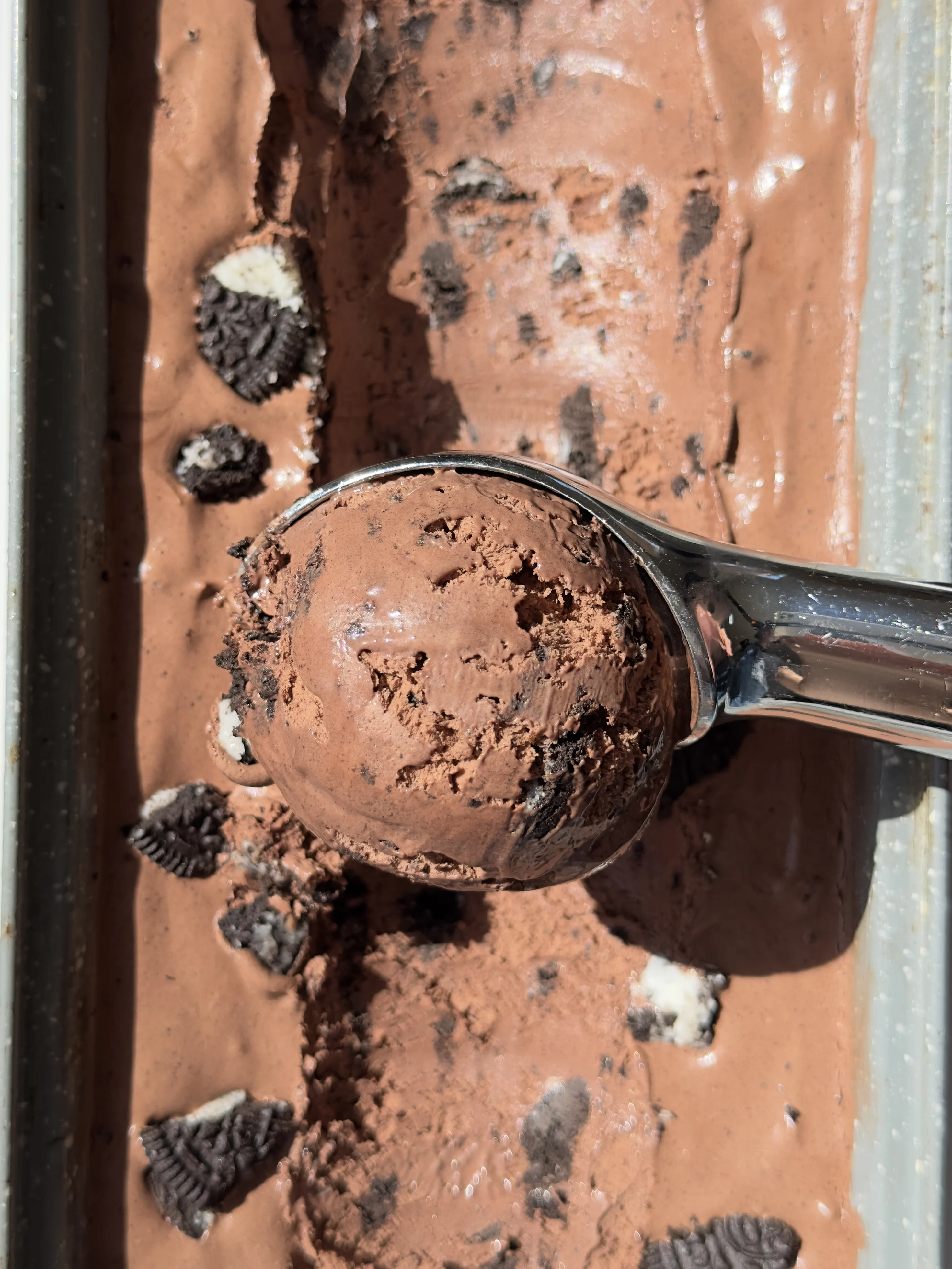 chocolate-oreo-ice-cream