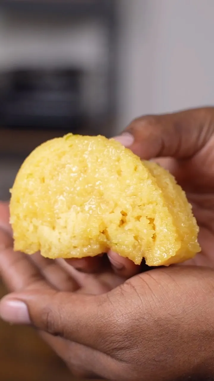 perfectly-moist-7-up-cake