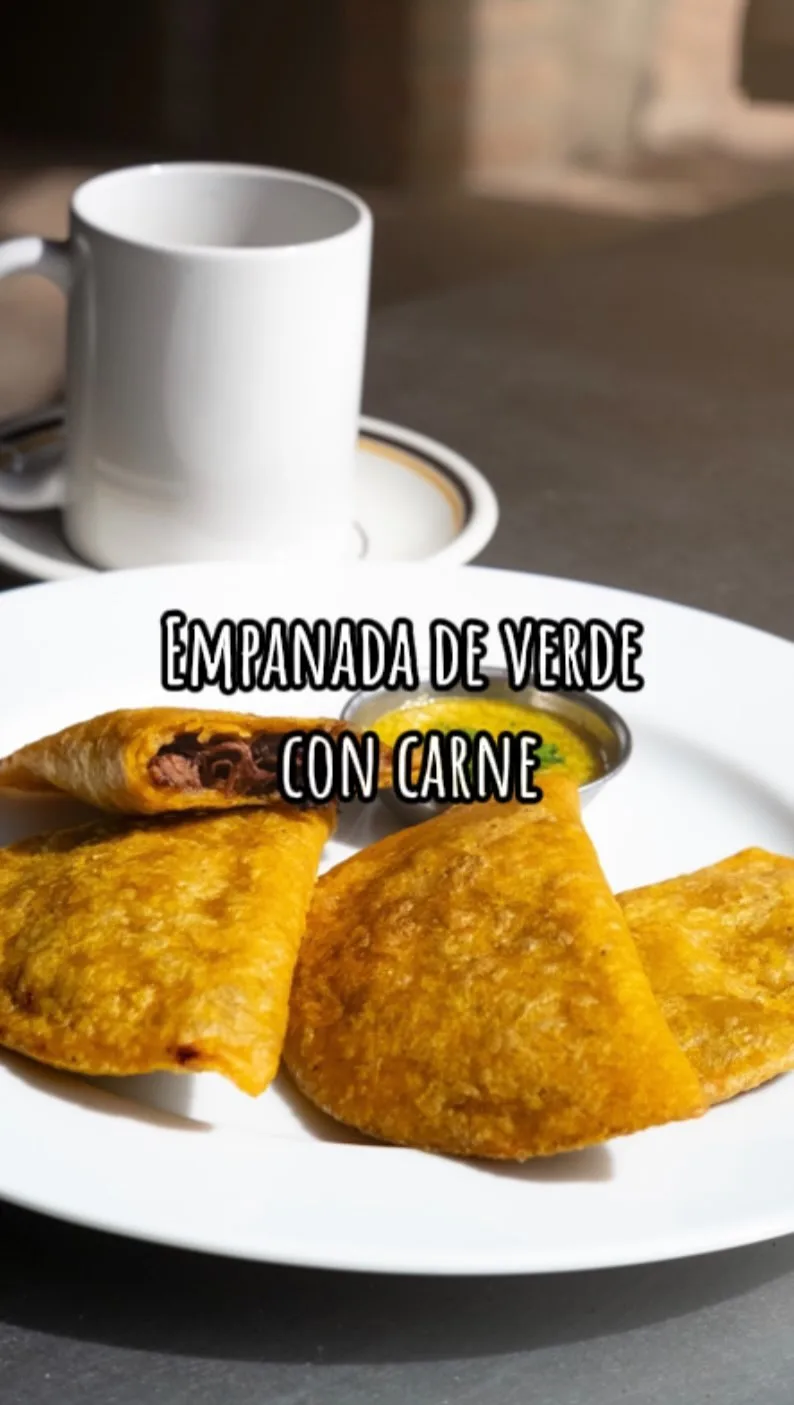 empanada-de-verde-con-carne