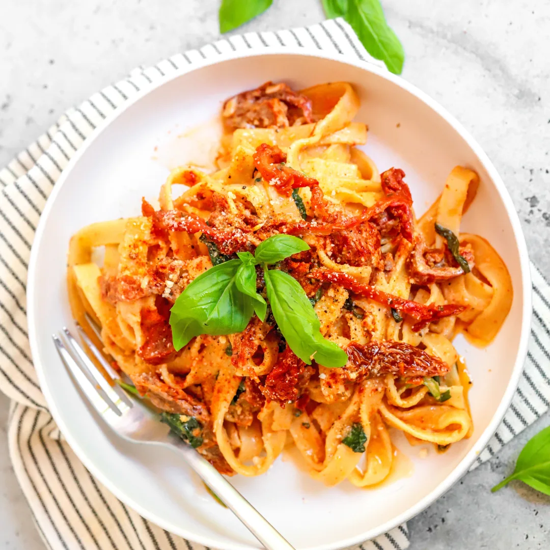 spinach-and-sun-dried-tomato-pasta