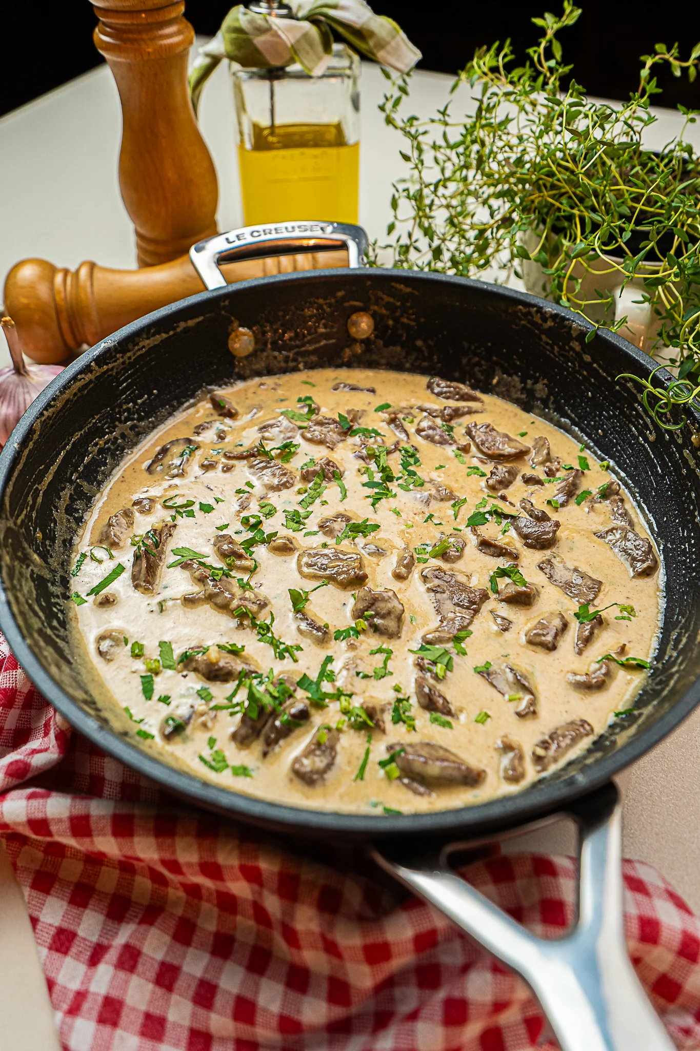 tiras-de-carne-ao-molho-de-queijos