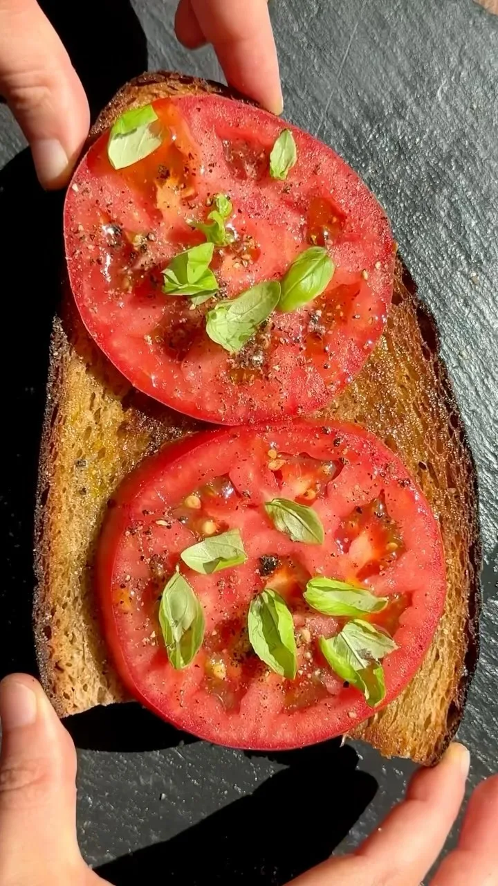 fresh-picked-tomato-garlic-toast
