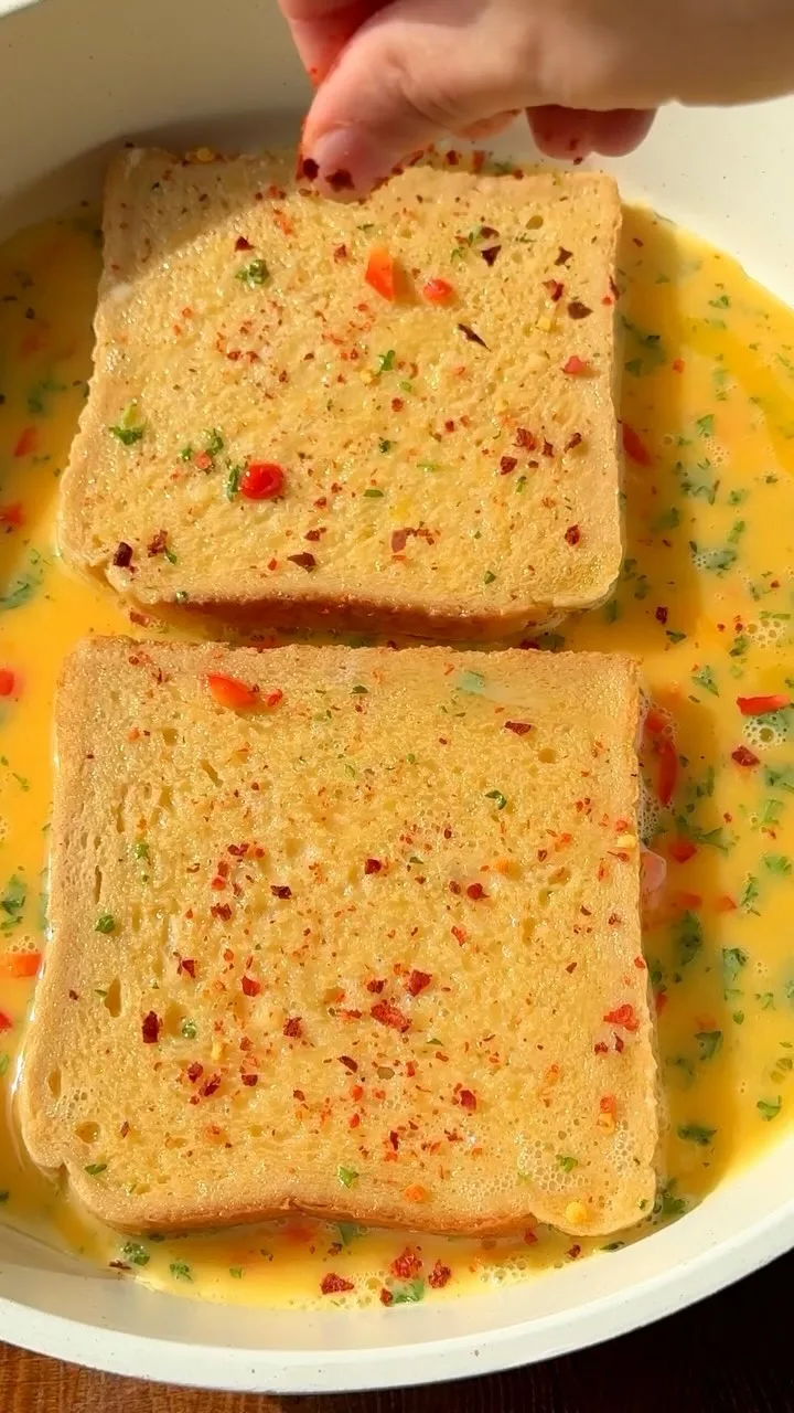 cheesy-egg-sandwich