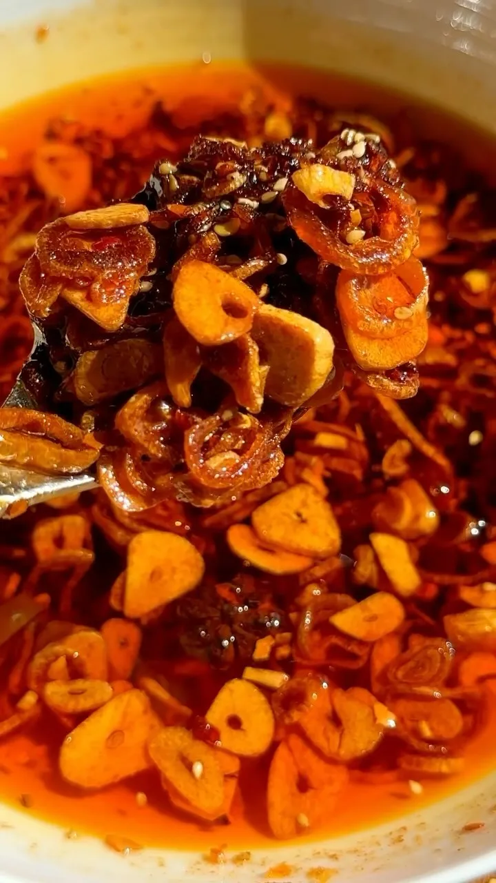 crispy-chilli-garlic-oil