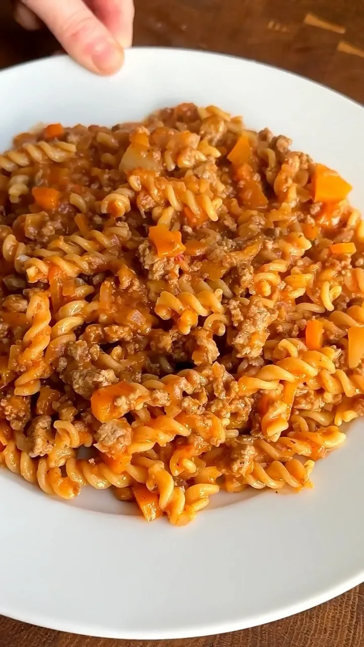 bolognese-sauce-with-chickpea-fusilli