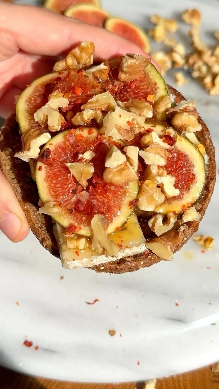 figs-on-toast-with-gorgonzola-walnuts-honey-and-chili-flakes