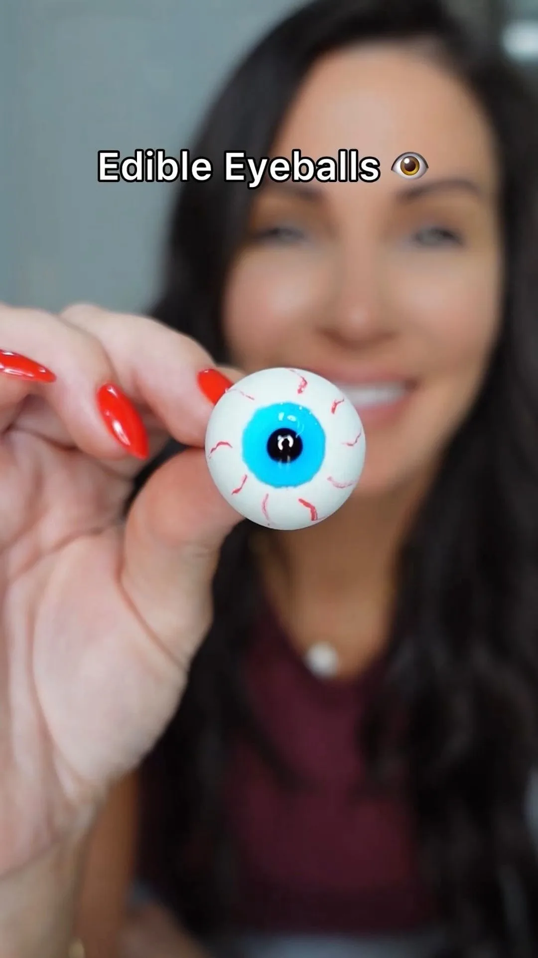 edible-candy-malt-ball-eyeballs