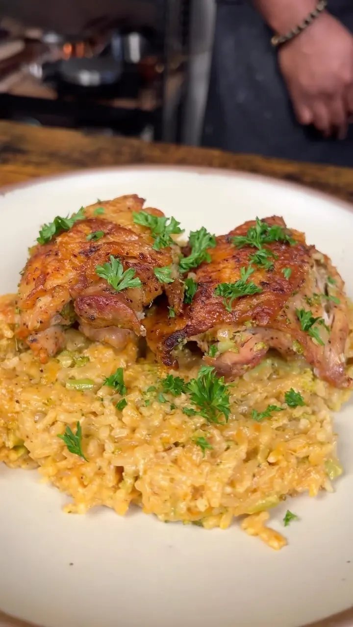 broccoli-cheddar-rice-and-braised-chicken-thighs