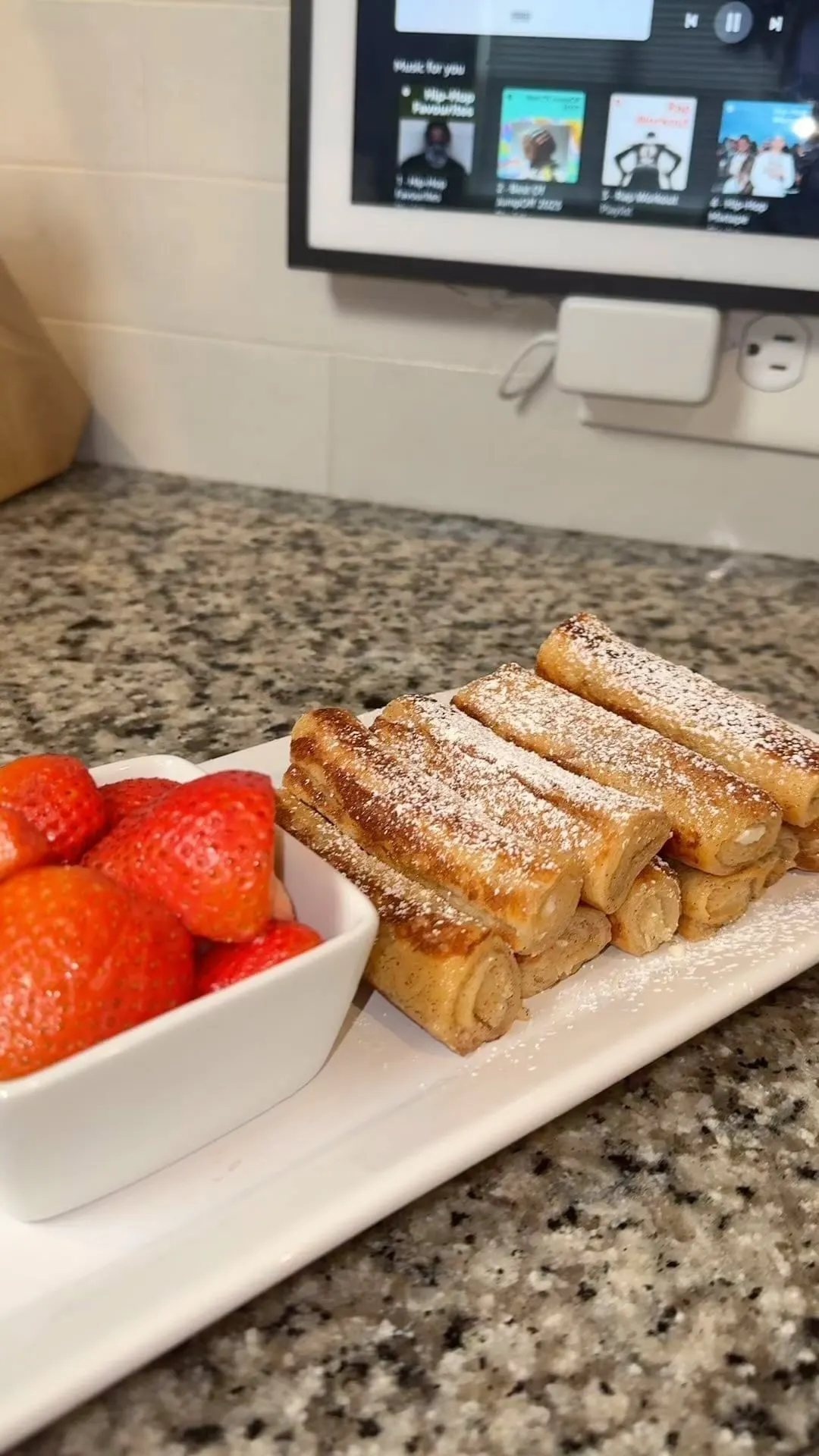white-chocolate-french-toast-roll-ups