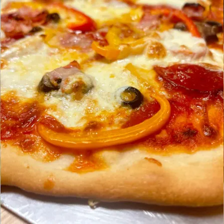 delicious-homemade-pizza