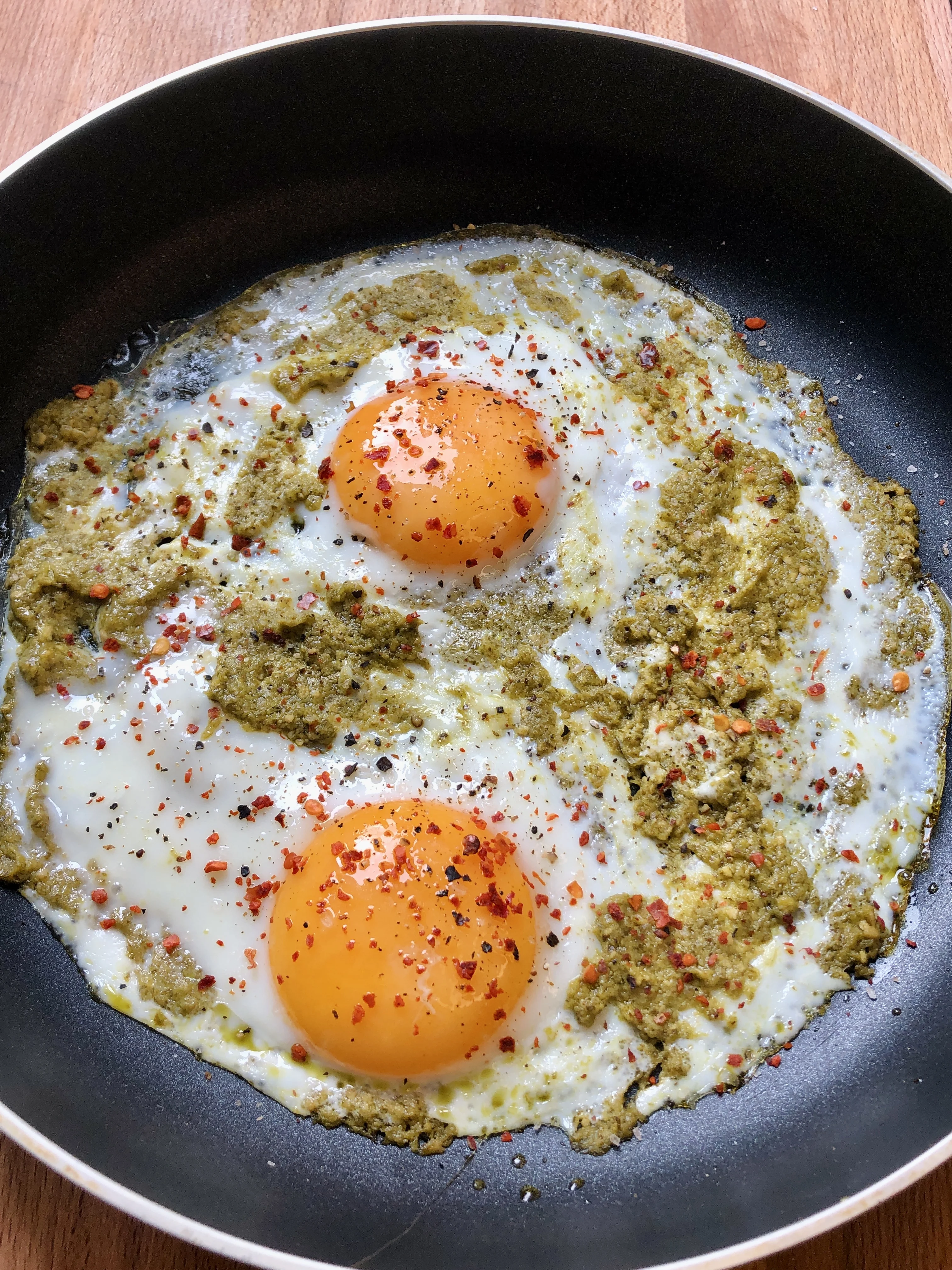 pesto-eggs