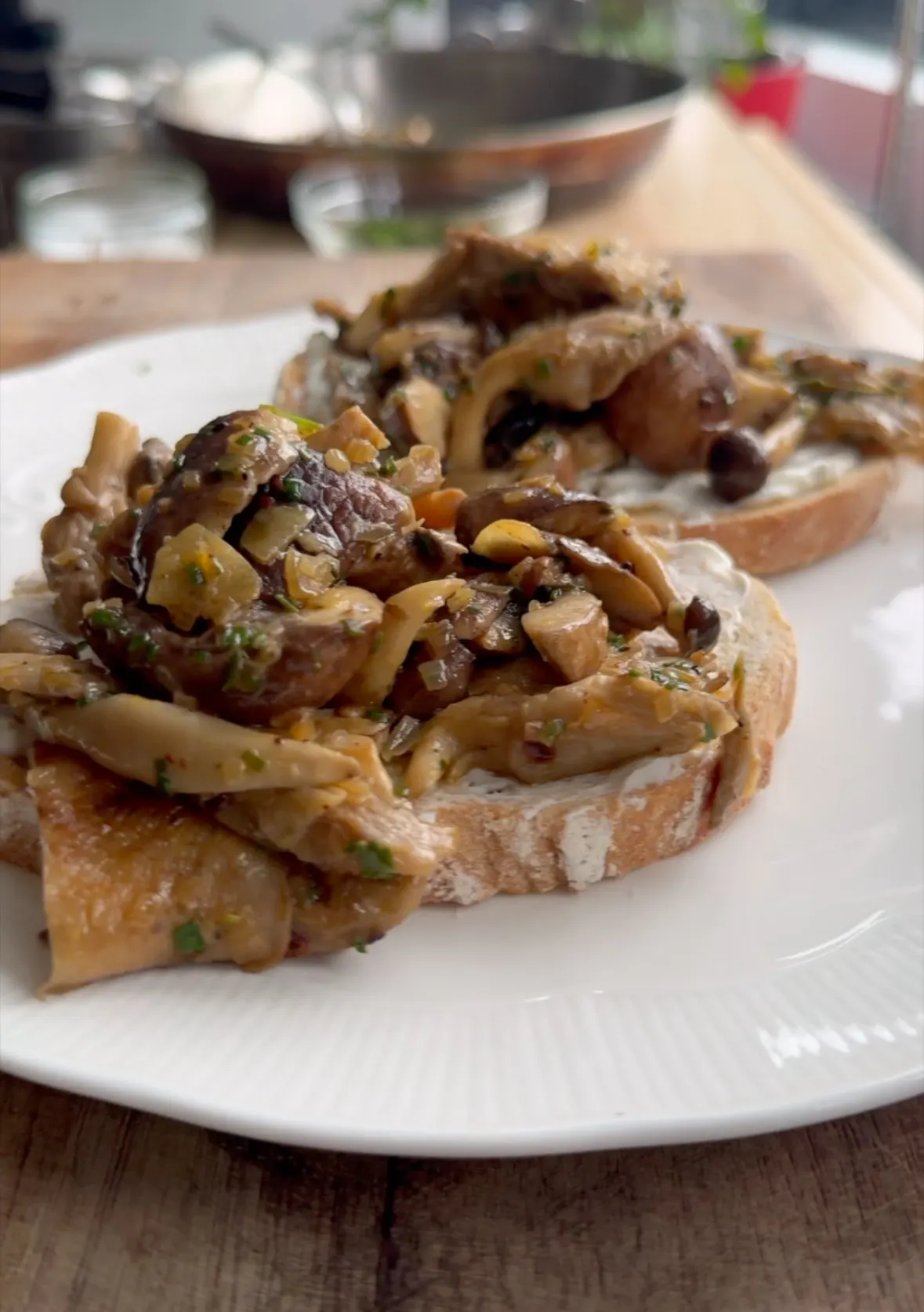epic-mushrooms-on-toast