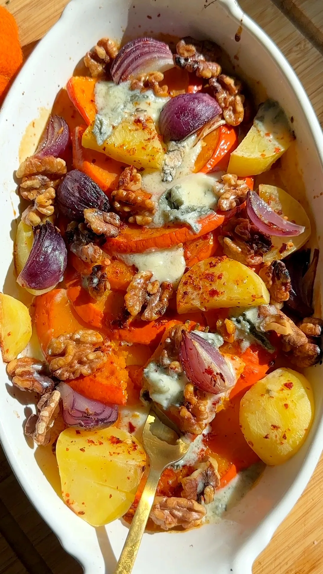 roasted-pumpkin-with-gorgonzola-and-walnuts