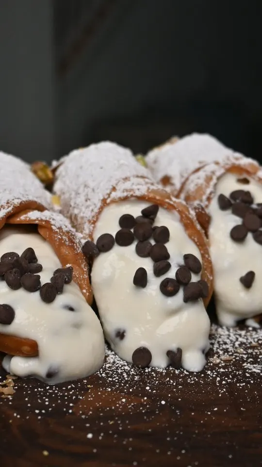 sicilian-cannolo