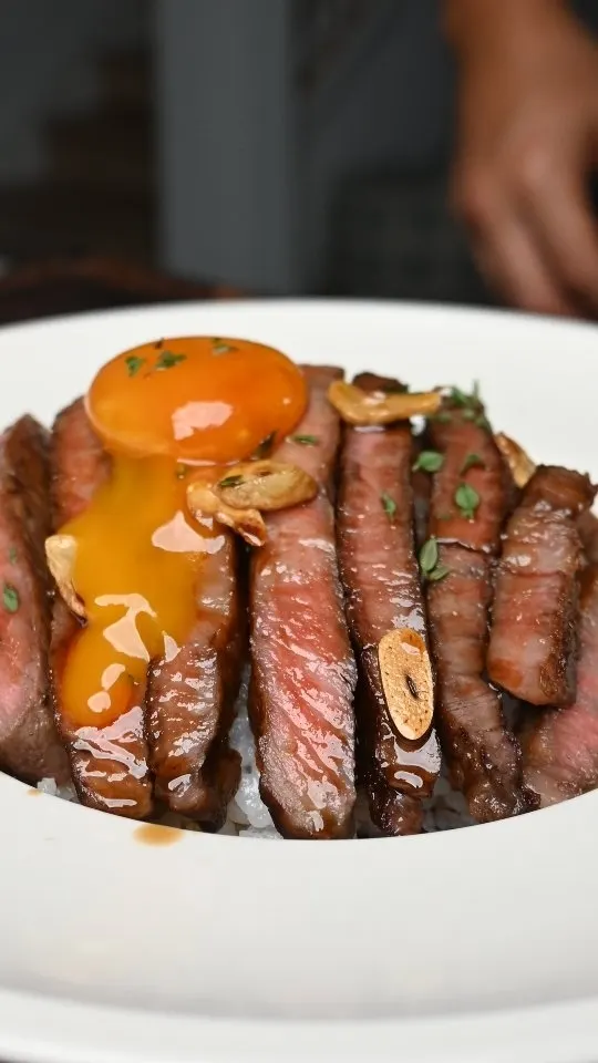 a5-wagyu-rice-bowl-with-donburi-sauce