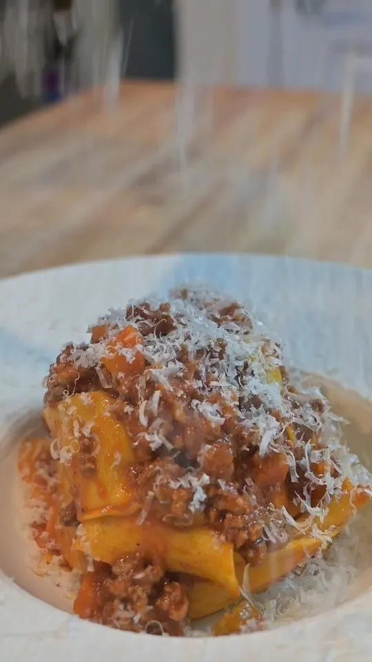handmade-pappardelle-bolognese