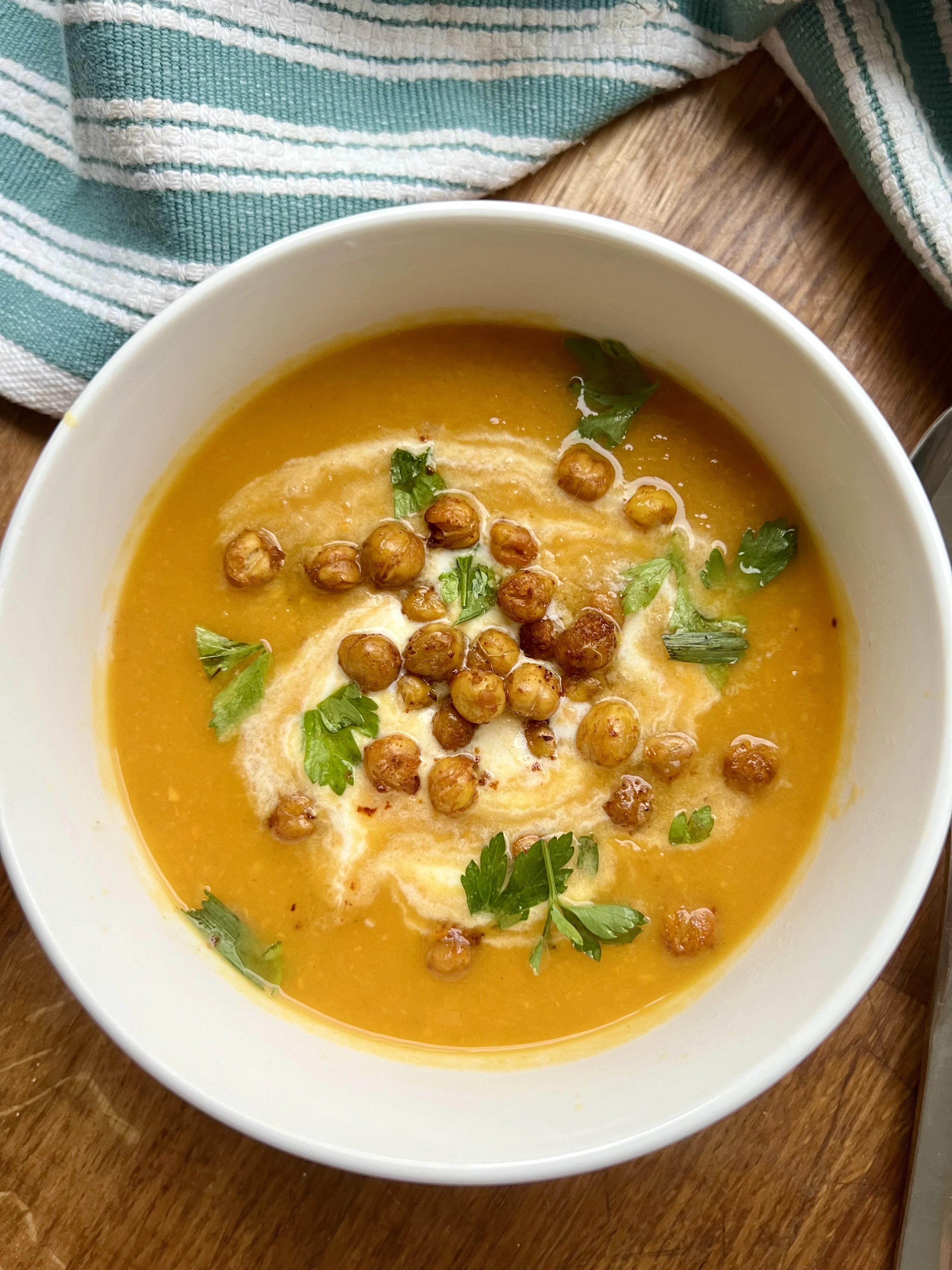 gingery-sweet-potato-soup-and-crunchy-chickpeas