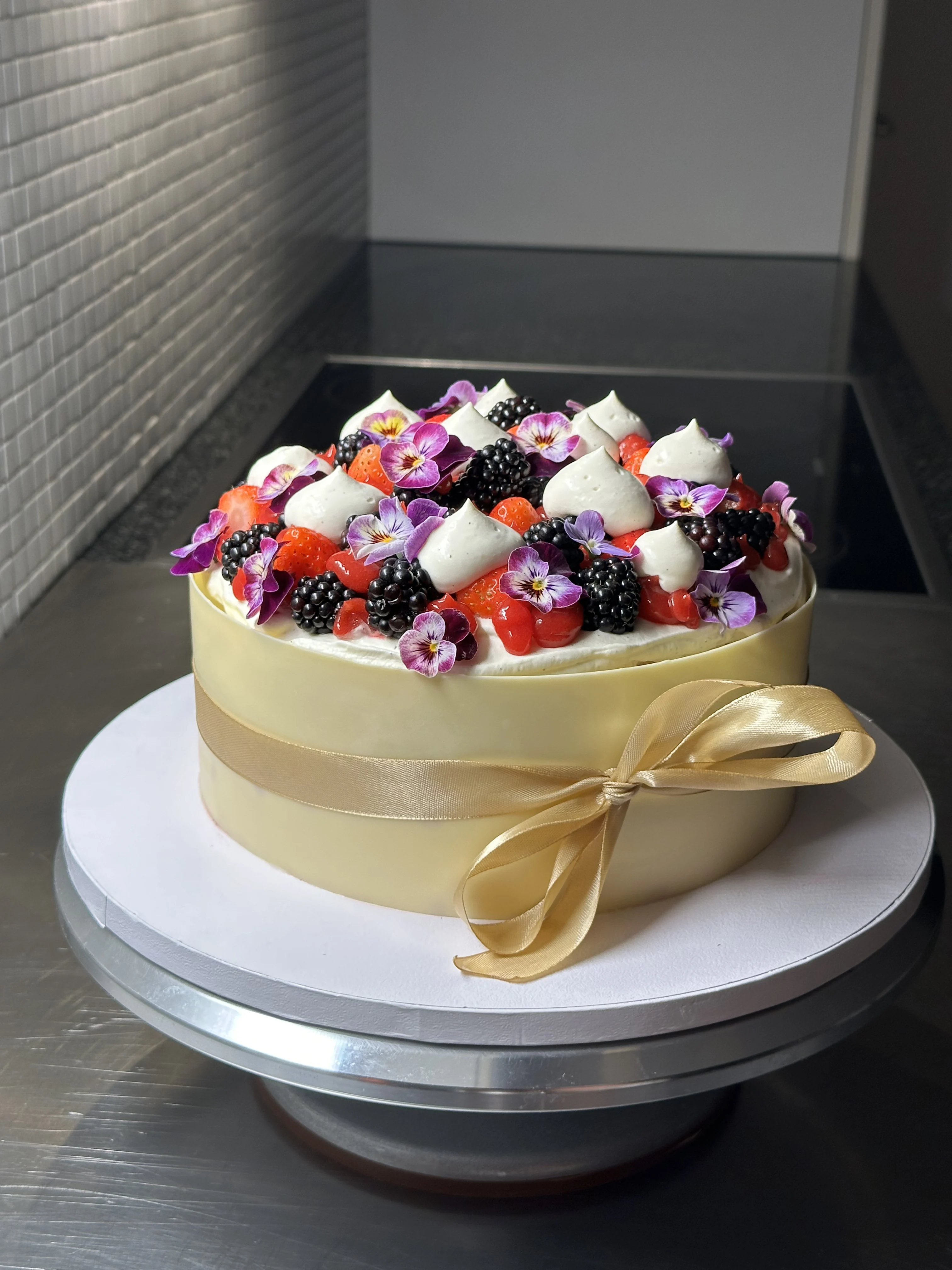 5-star-pavlova-cake