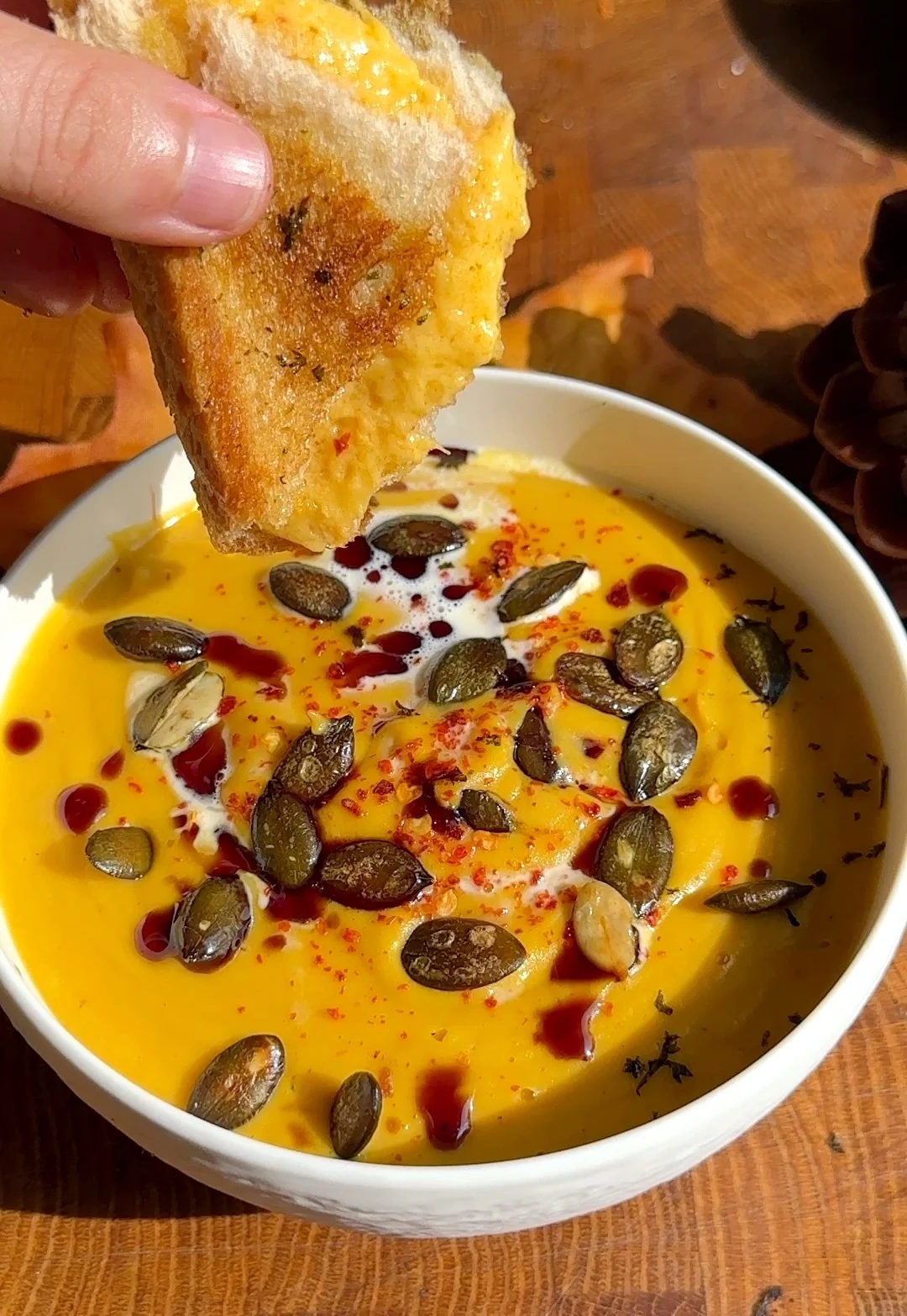 butternut-squash-dip-with-cheddar-herb-toast