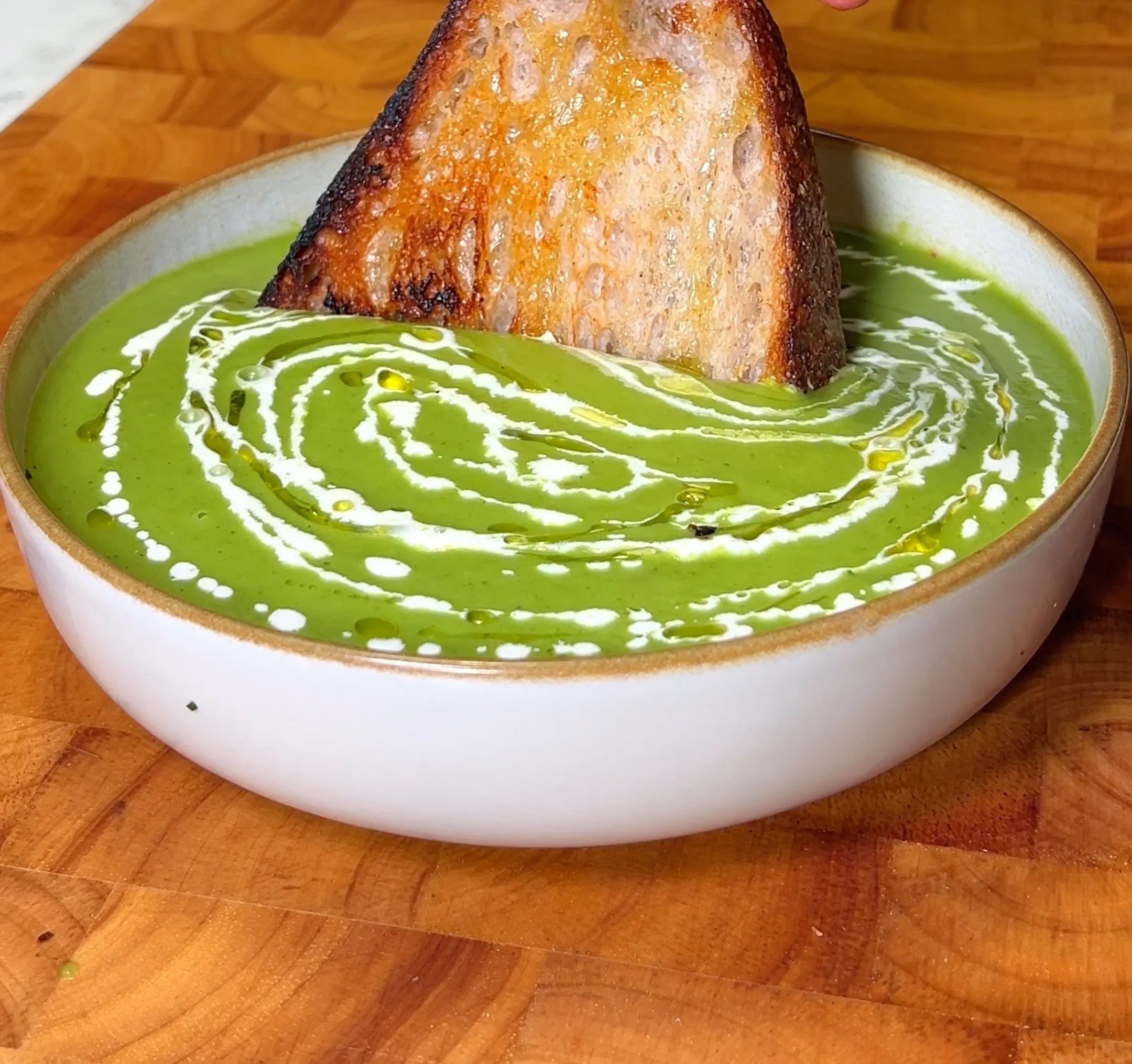 sopa-de-verduras-verdes-asadas-roasted-green-vegetable-soup