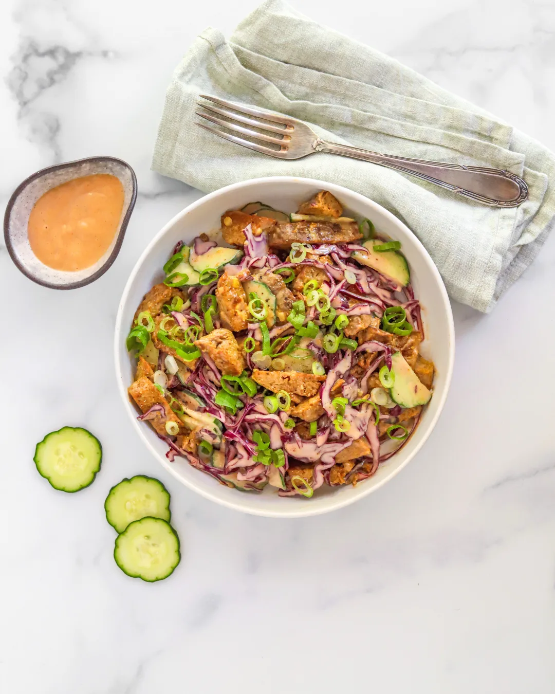 ensalada-de-seitan-al-curry-con-aderezo-de-mango-curied-seitan-salad-with-mango-dressing