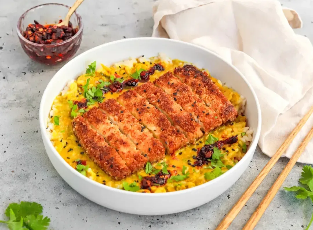 tofu-de-coco-crujiente-con-curry-de-hierba-de-limon-crispy-coconut-tofu-with-lemongrass-curry