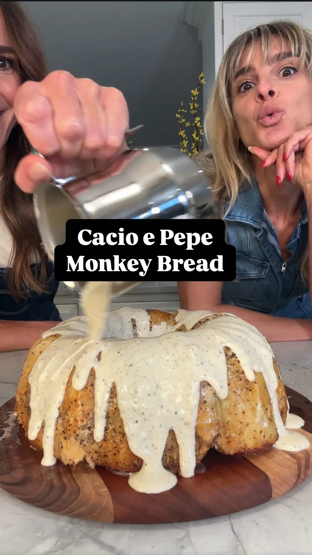 cacio-e-pepe-monkey-bread