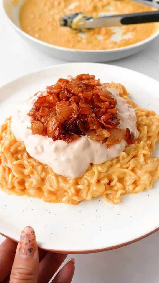 animal-style-ramen-mac-and-cheese