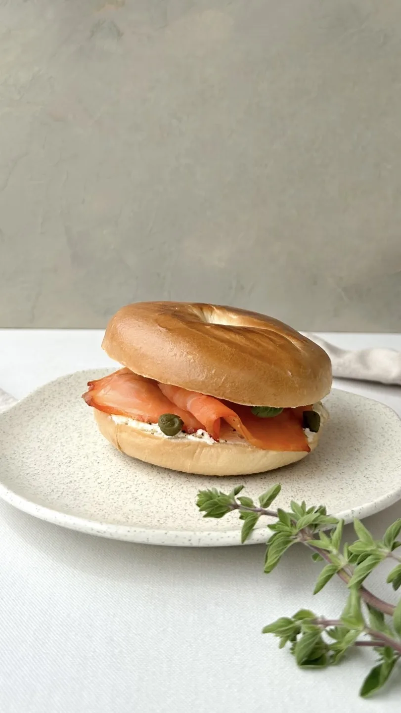 bagel-de-salmon-ahumado