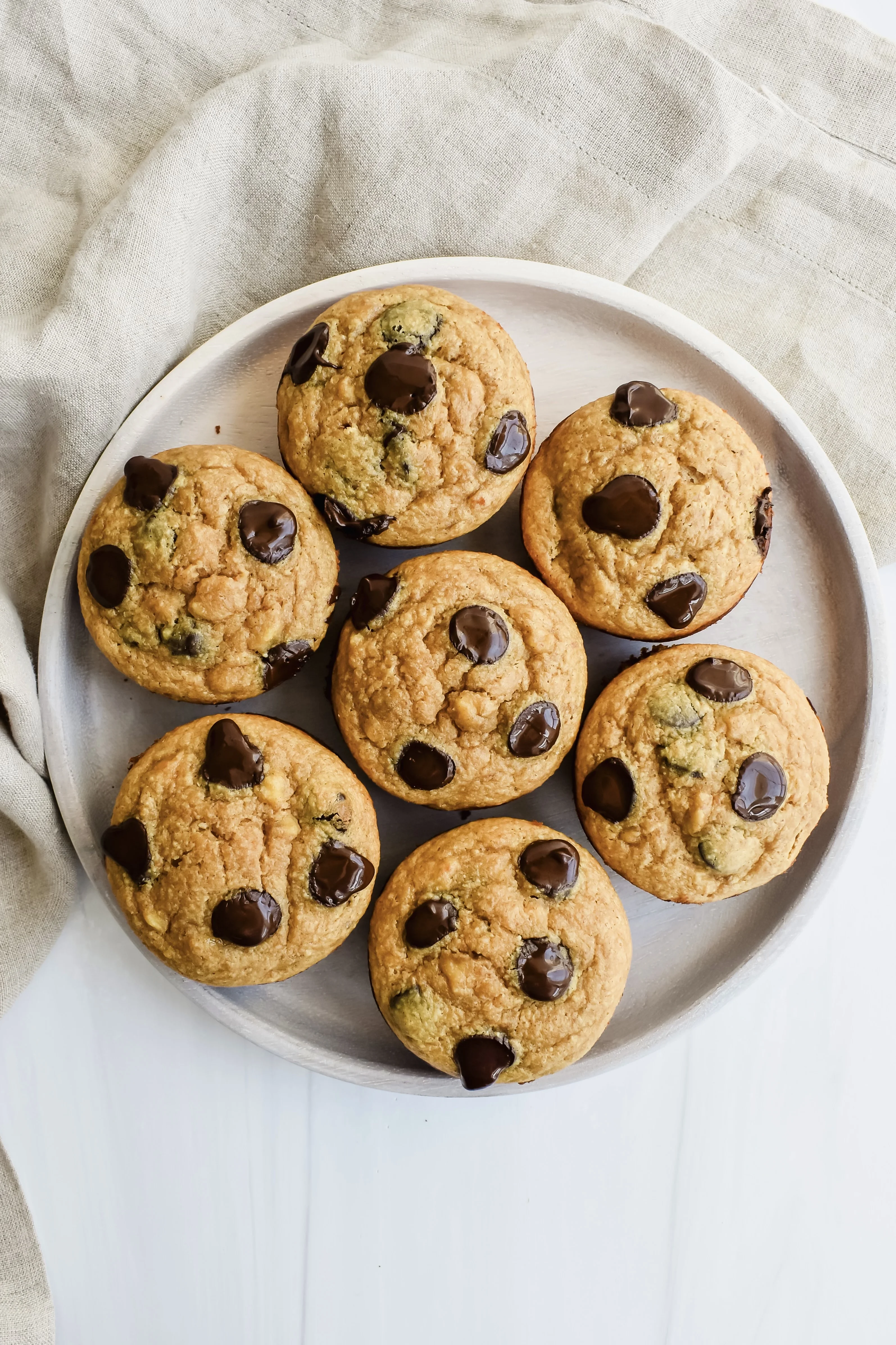 banana-chocolate-chip-oatmeal-and-almond-flour-muffins
