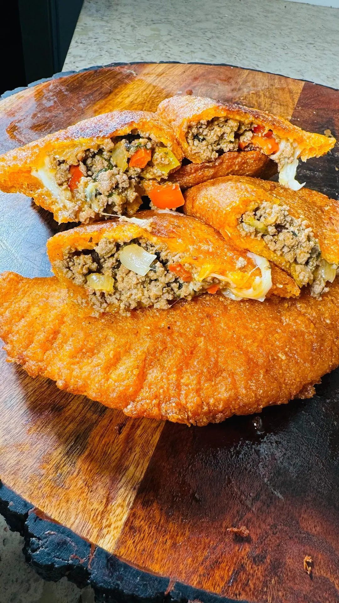 empanada-de-yuca-con-carne
