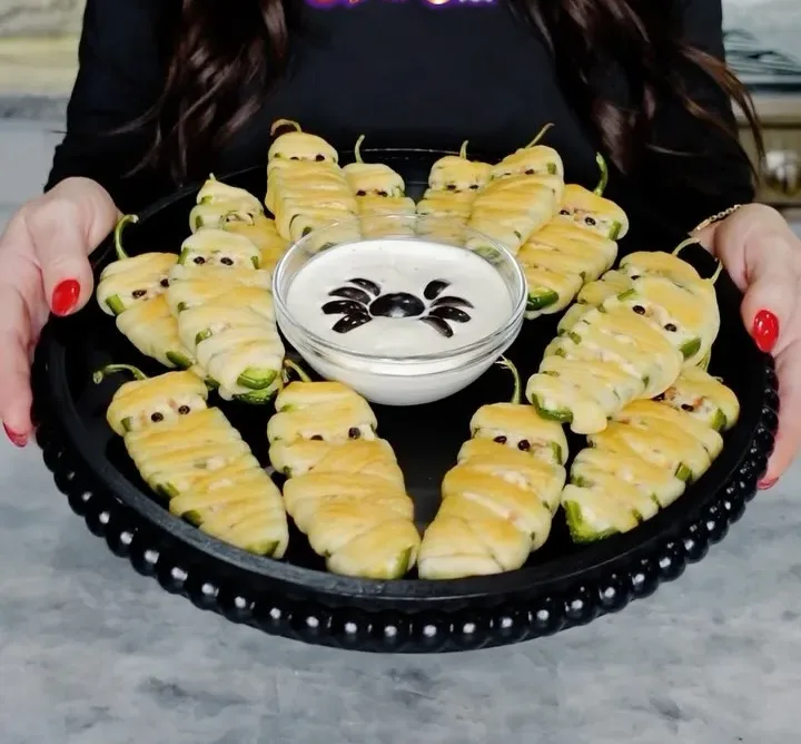 jalapeno-popper-mummies