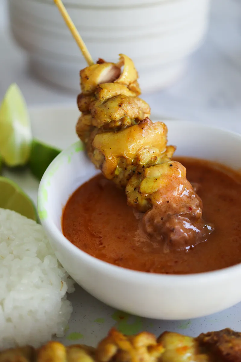 air-fryer-chicken-satay-with-peanut-sauce