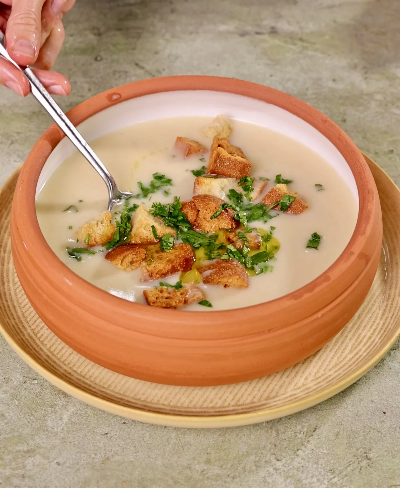 creamy-garlic-and-sage-soup