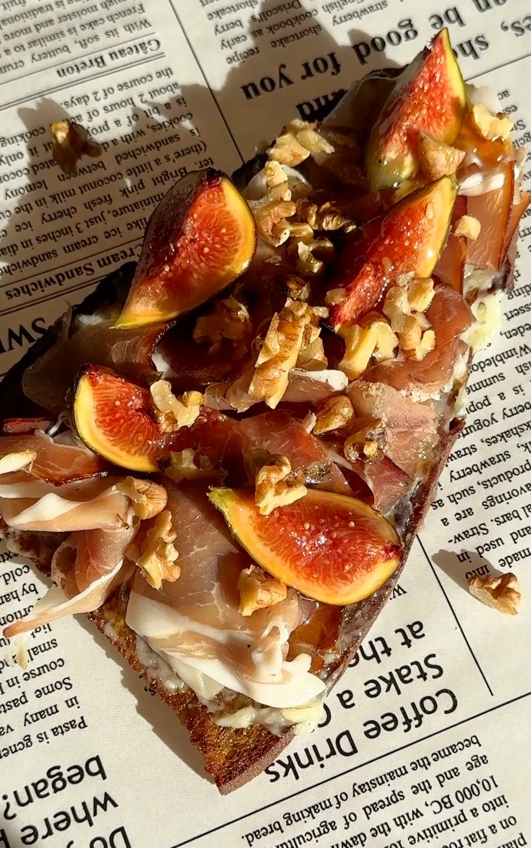 gorgonzola-fig-toast-with-parma-ham