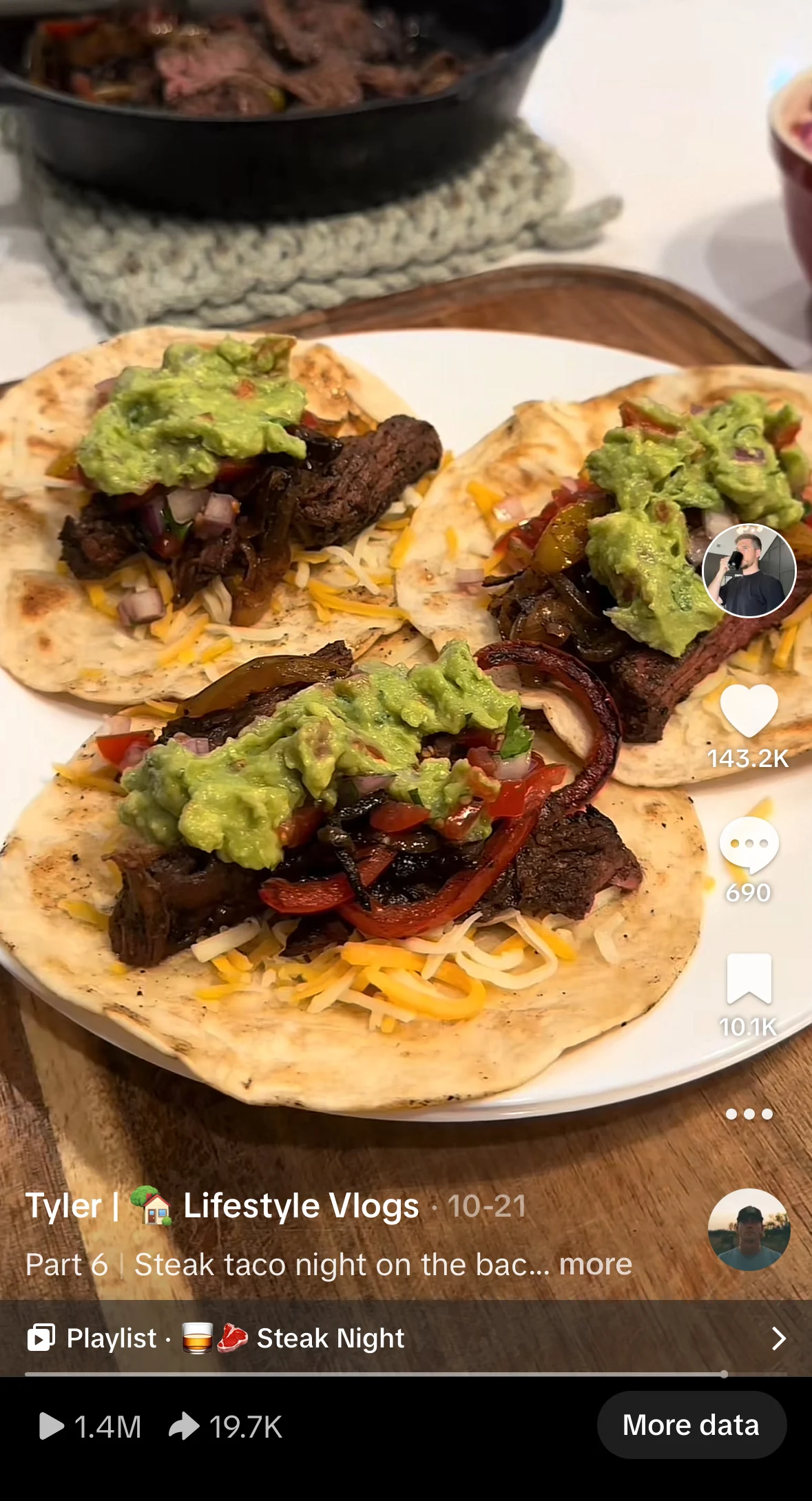 skirt-steak-tacos-with-fresh-guacamole-and-sauteed-peppers