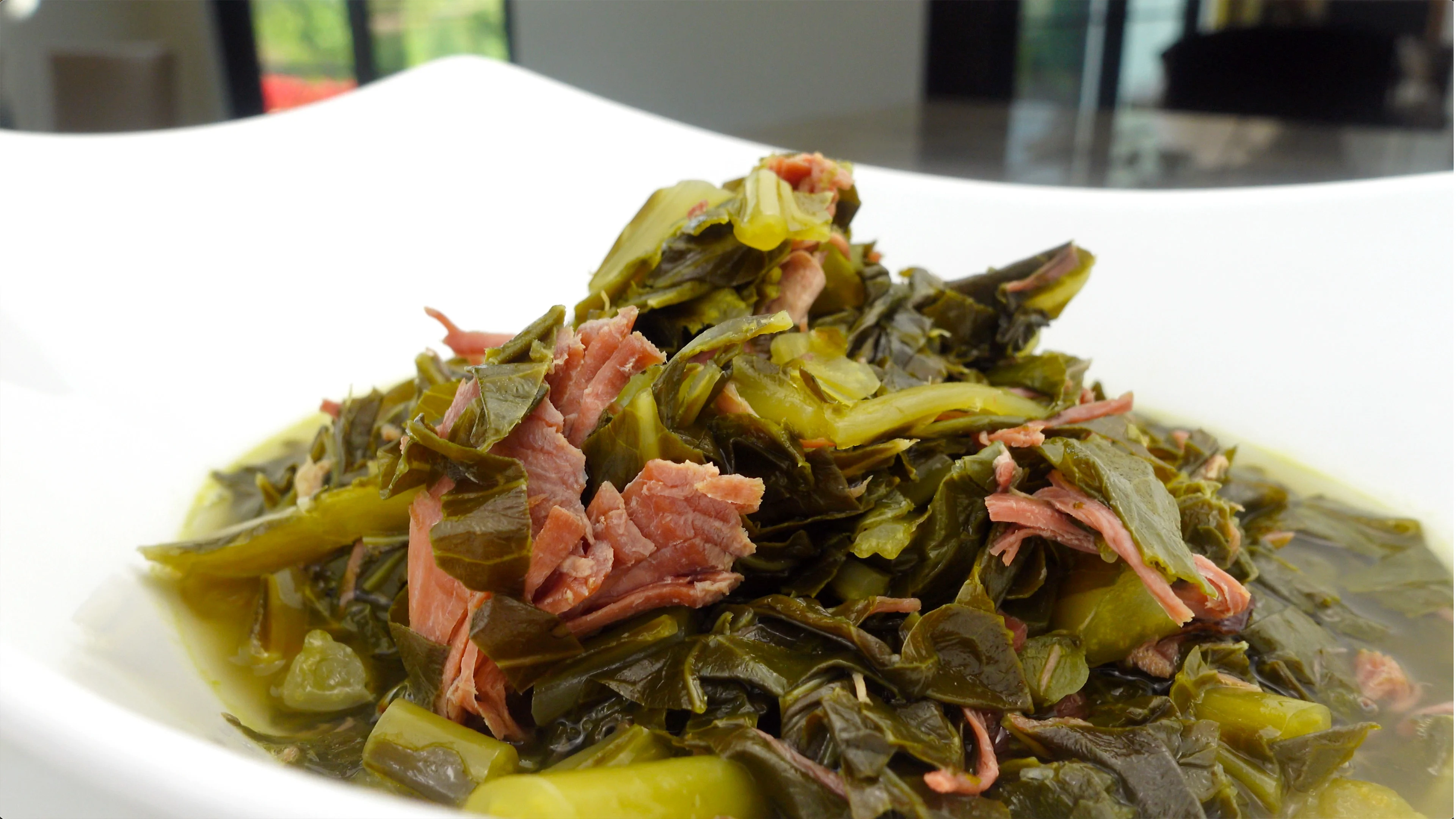 collard-greens-with-smoked-turkey-legs