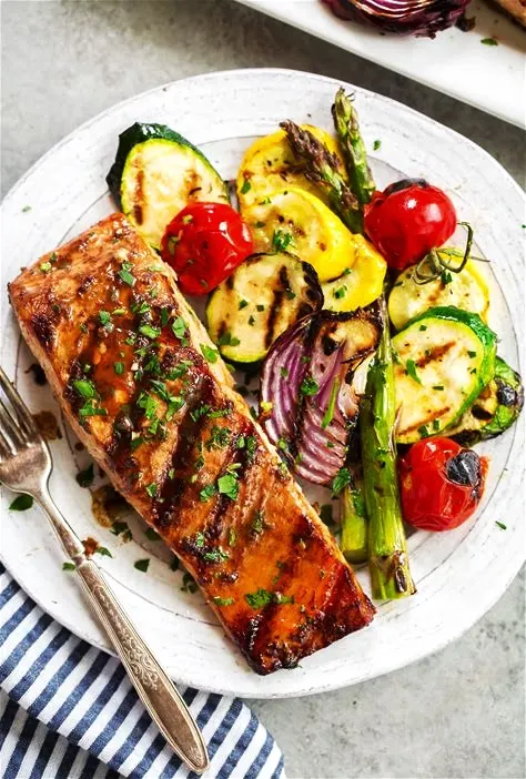 grilled-marinated-salmon-salad