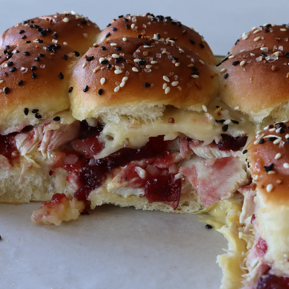 turkey-cranberry-sliders-with-hawaiian-rolls