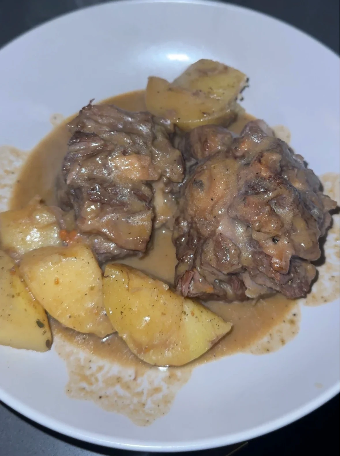 oxtails-potatoes-and-gravy
