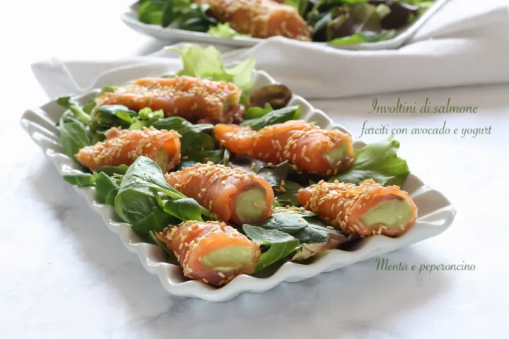 involtini-di-salmone-con-cuore-di-avocado-e-salsa-allo-zenzero
