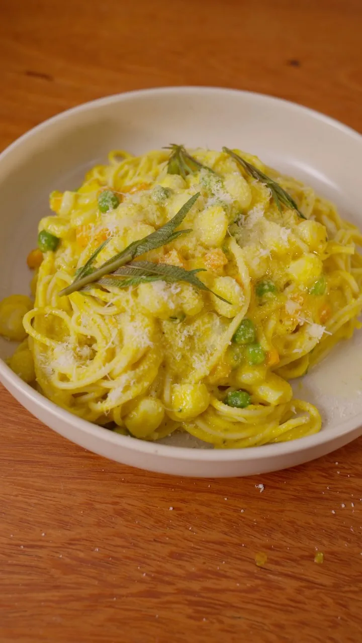 pasta-en-salsa-de-locro-pasta-in-locro-sauce
