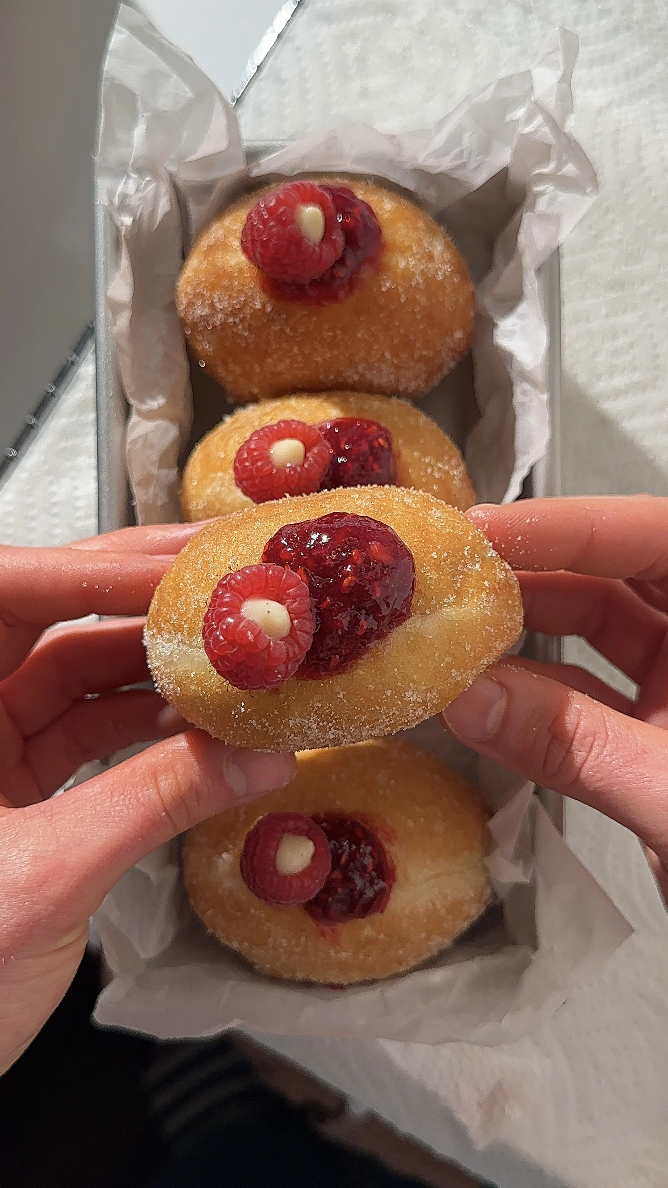 vegan-berries-and-cream-donuts