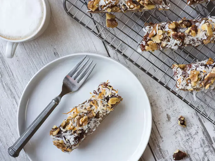 strawberry-banana-breakfast-bars