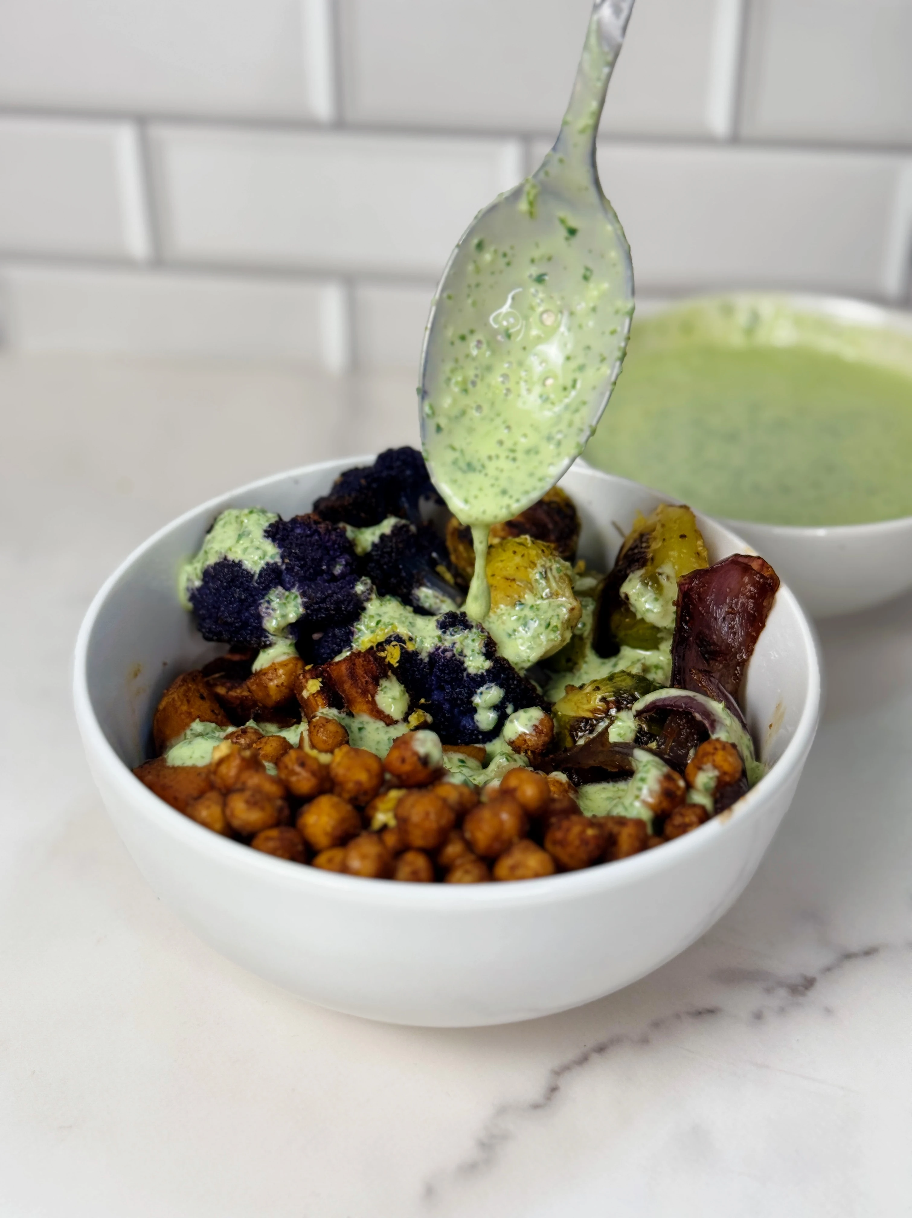 roasted-veggie-bowl-w-crispy-chickpeas