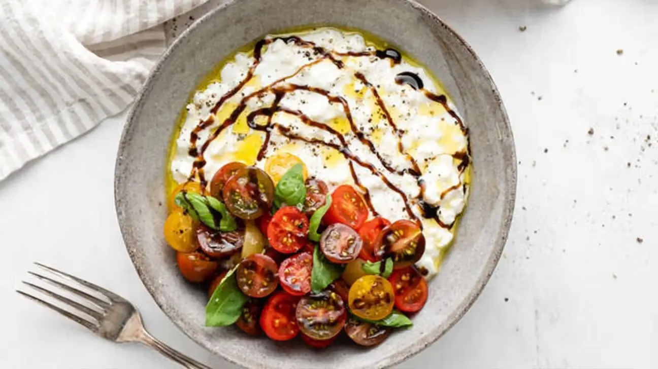 tomato-basil-cottage-cheese-bowl