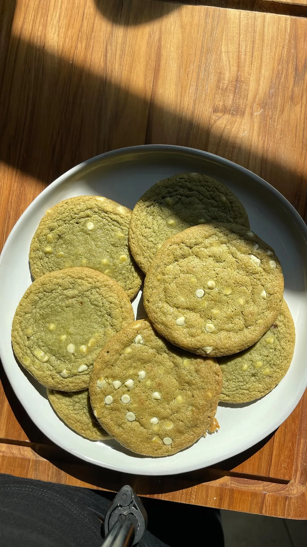 white-chocolate-chip-matcha-cookies