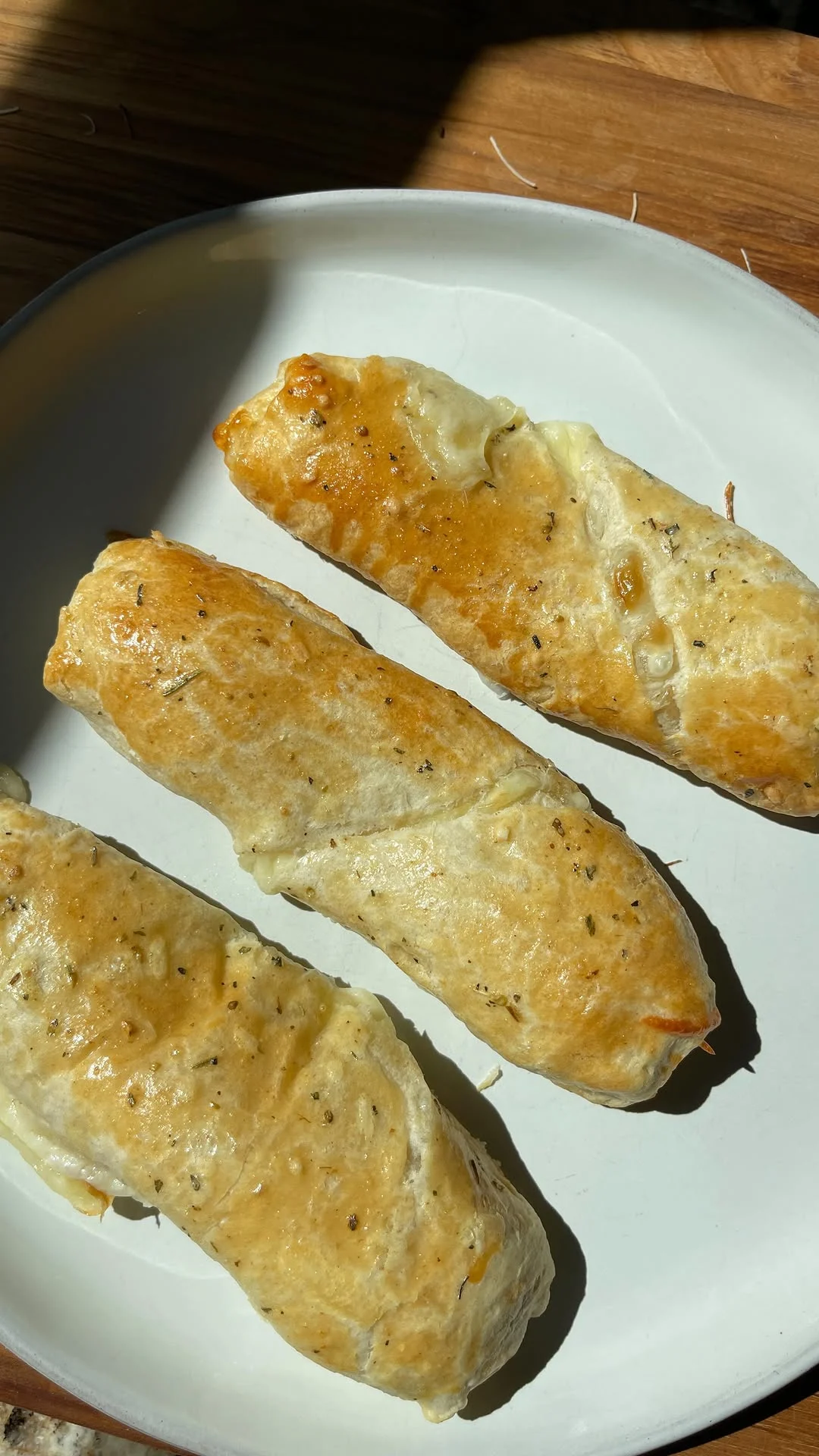 garlic-cheesy-breadsticks