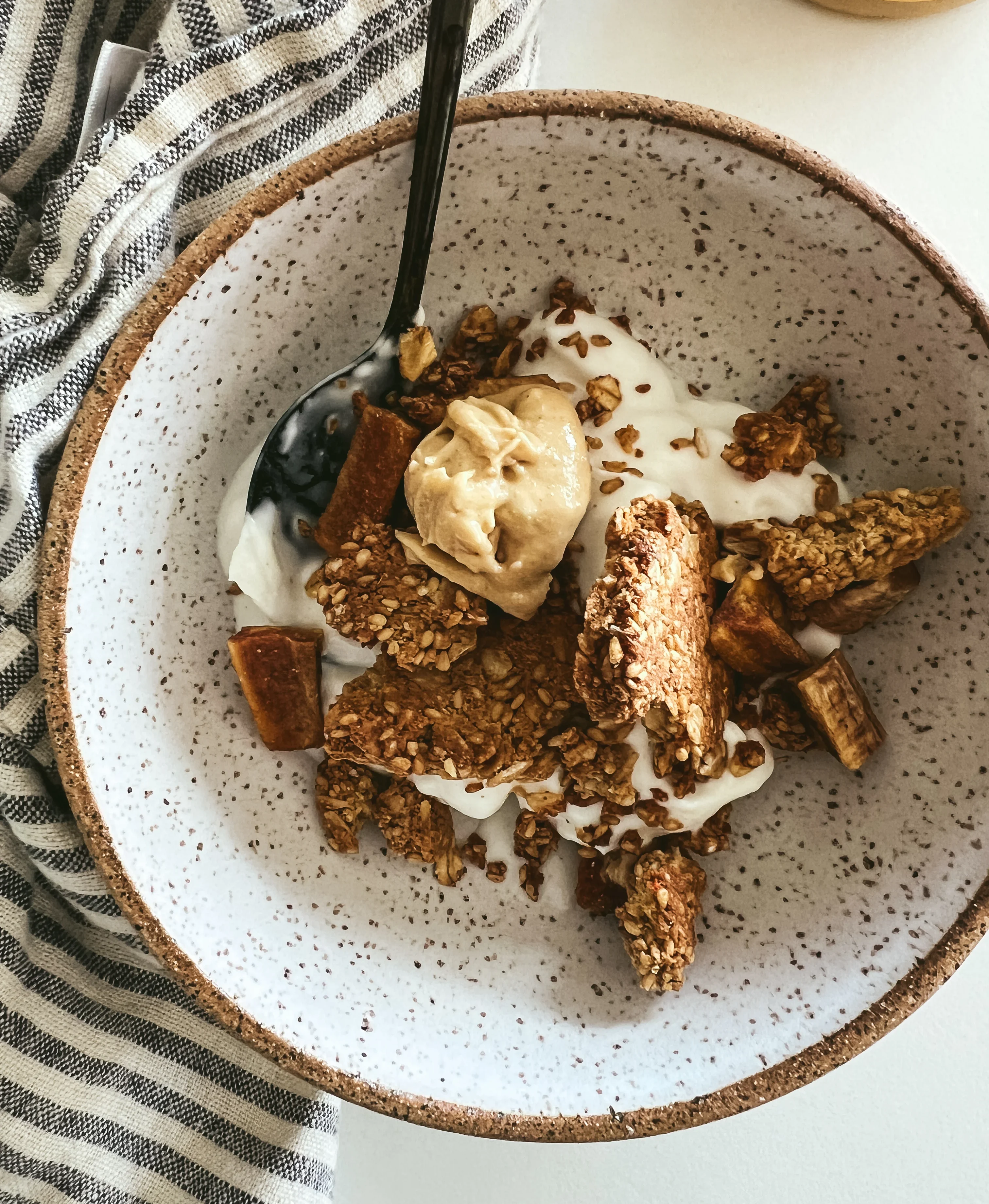 sesame-pineapple-cake-granola